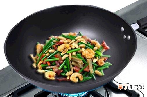 铁锅炒菜有什么好处？如何正确使用