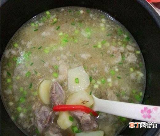 土豆炖排骨汤怎么做好吃