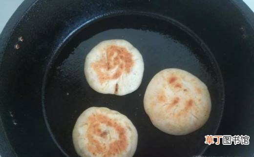 发面白菜猪肉馅馅饼的做法
