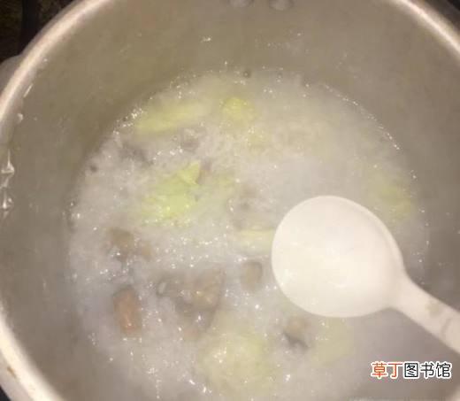 如何煮鳕鱼白菜粥？