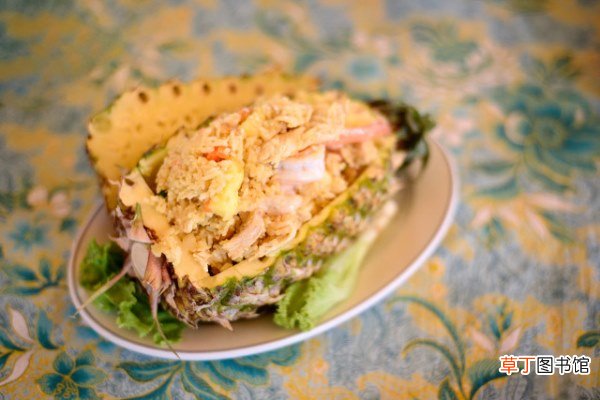 菠萝可以和红豆搭配食用吗？如何去除菠萝中的酸涩