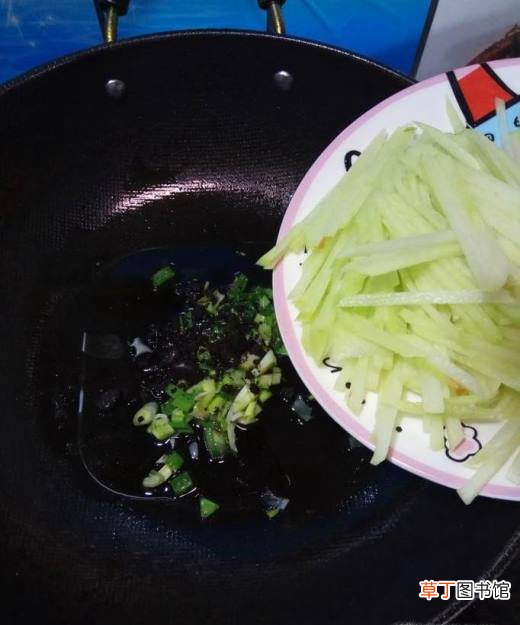 怎样做美味的豆豉炒胡萝卜白萝卜？