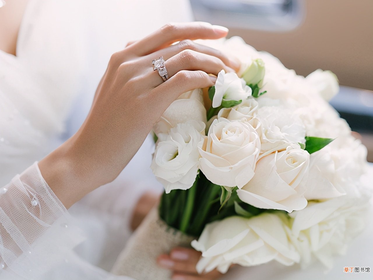 男女结婚戒指的正确戴法 结婚戒指什么时候戴