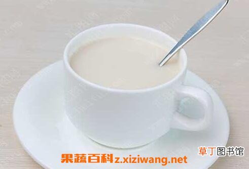 什么是脱脂牛奶 脱脂牛奶与全脂牛奶的区别