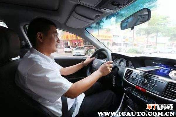 出租车资格证在哪里办？代办出租车资格证靠谱吗
