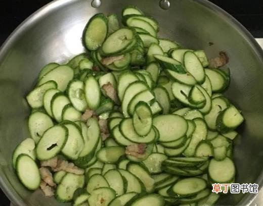 五花肉片炒丝瓜的家常做法