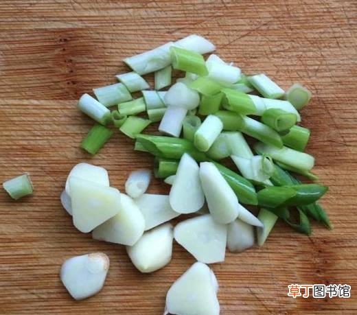 五花肉片炒丝瓜的家常做法
