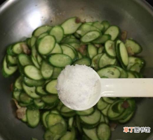 五花肉片炒丝瓜的家常做法
