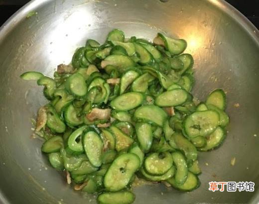 五花肉片炒丝瓜的家常做法