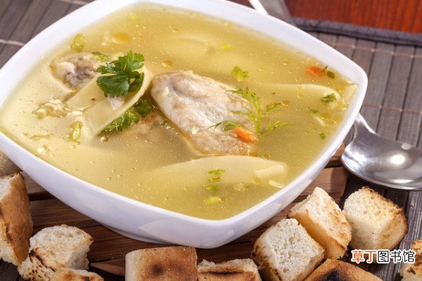 老母鸡和什么食材煲汤好喝,老母鸡煲汤的常见搭配,最全营养攻略都在这里了