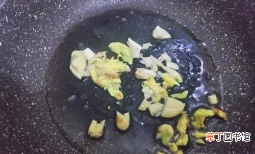 四季豆炒腊鸭的做法