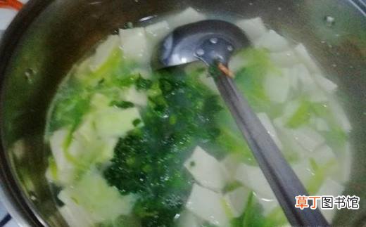萝卜豆腐芹菜叶子汤的做法