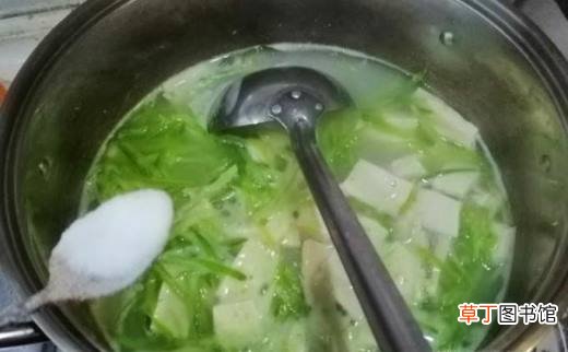 萝卜豆腐芹菜叶子汤的做法