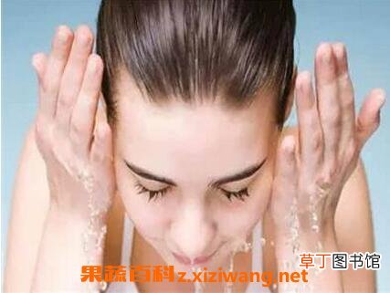 白醋洗脸的正确方法与注意事项