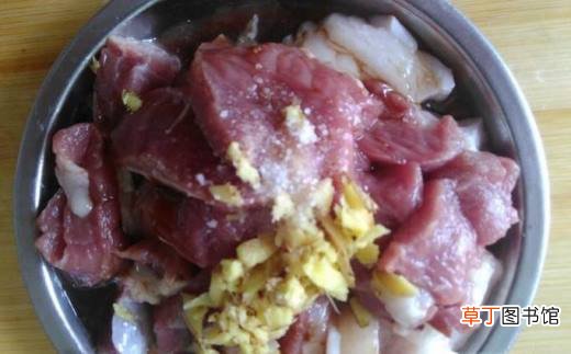 好吃的黄瓜皮炒肉片的做法