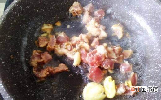 韭菜苔爆炒榄角瘦肉丝的做法