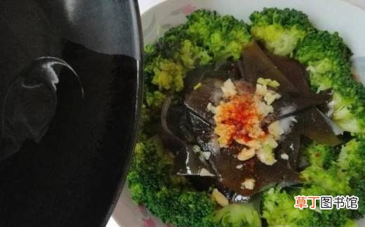 怎样做好吃的西兰花拌海带？