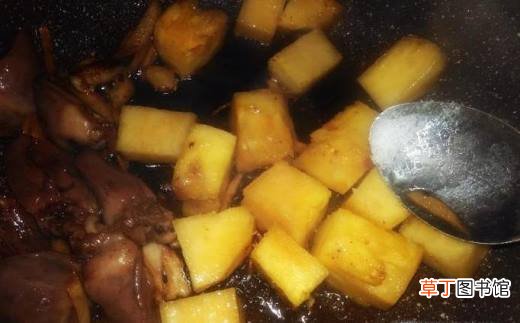 开胃家常菜,鸭心炒菠萝的做法