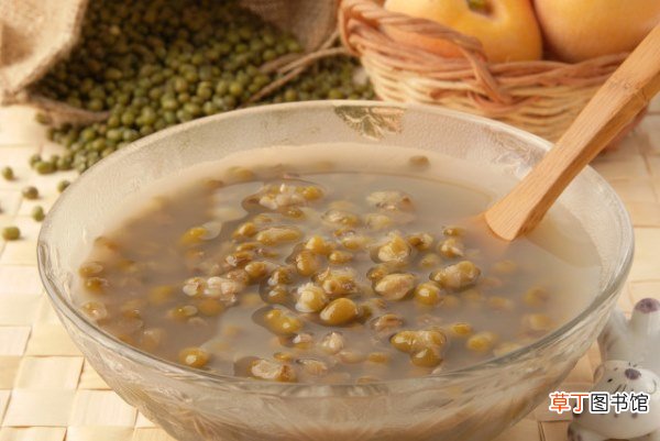 夏季必备消暑利器——清热解毒的绿豆糖水做法窍门！