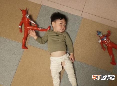 墙面被孩子画怎么翻新