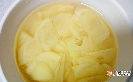 卷心菜炒西红柿土豆片的家常做法