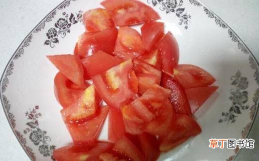 卷心菜炒西红柿土豆片的家常做法