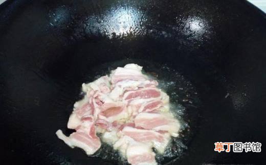 卷心菜炒西红柿土豆片的家常做法