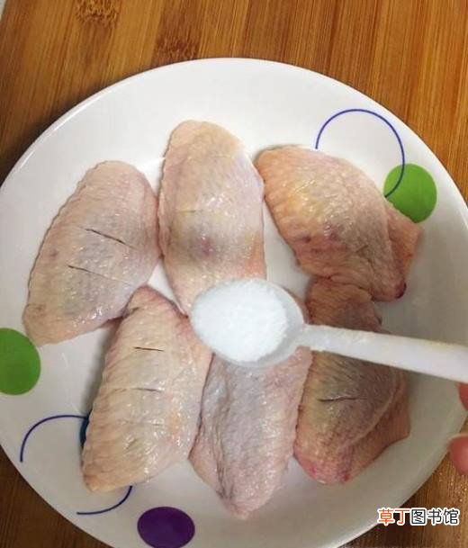 腐乳土豆鸡翅的家常做法