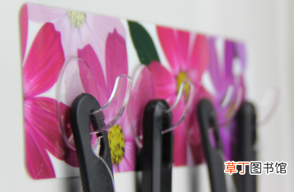 贴在墙上的无痕贴怎么去除