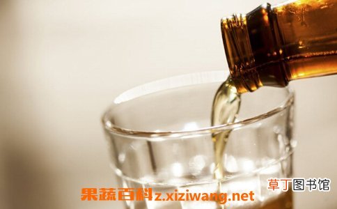 枸杞冰糖泡酒有什么功效