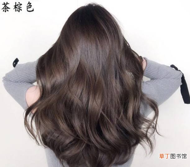 皮肤偏黄适合染什么颜色头发
