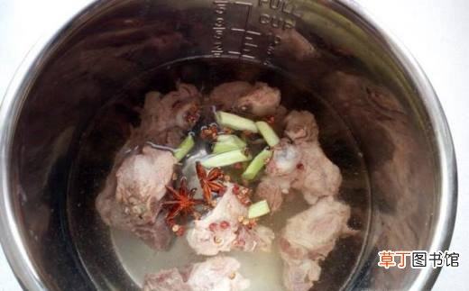 脊骨炖芸豆的家常做法