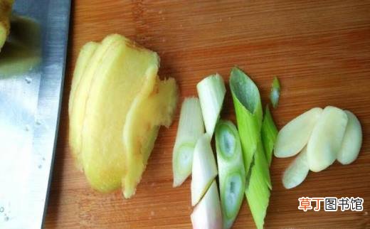 美味的鸡腿土豆盖饭怎么做？