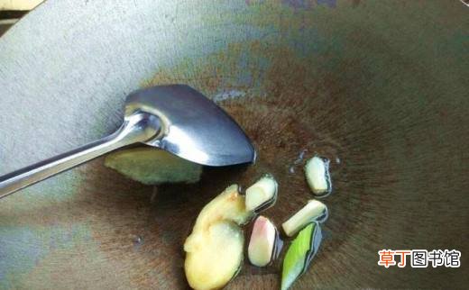 美味的鸡腿土豆盖饭怎么做？