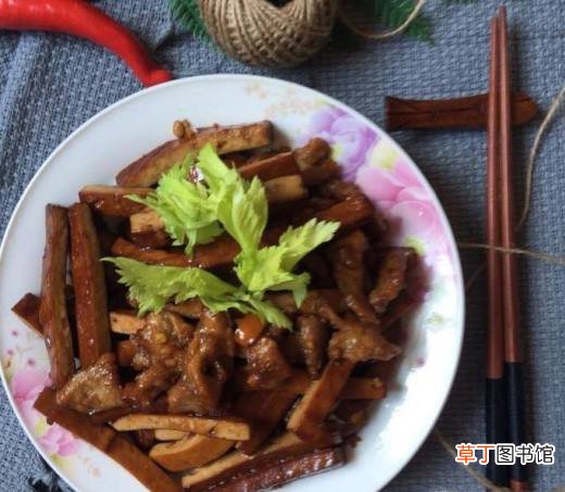 如何做香干炒肉好吃？