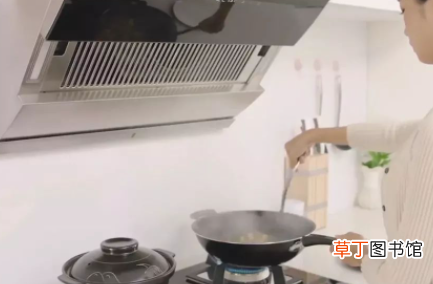 厨房一股油味怎么办