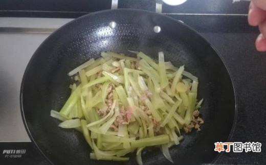 莴苣炒肉丝的做法