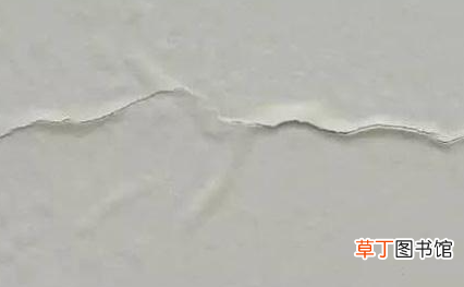 刚刮的腻子怎么会裂缝