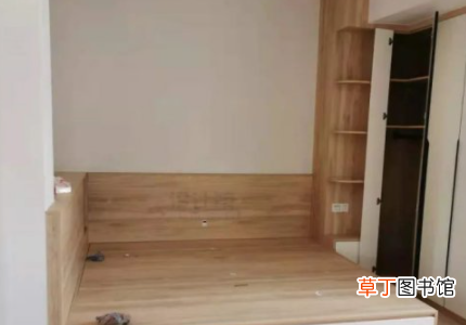 墙布和定制柜子哪个先装