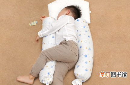 小孩的枕头应该多高