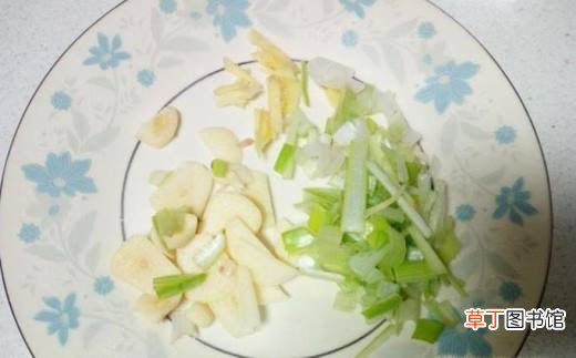 鸡肝扒油菜的家常做法