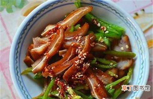 如何炒猪耳朵吃