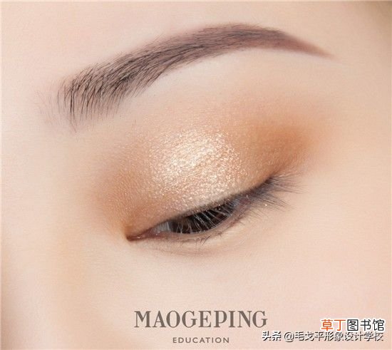手把手教你画经典又好看的眼妆 画眼妆的步骤