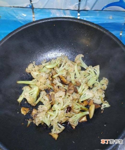 怎样做美味的豆豉香菇炒花菜？