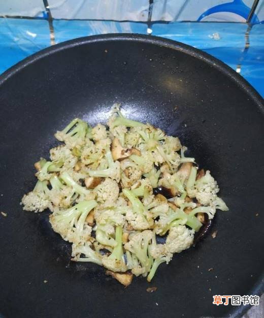 怎样做美味的豆豉香菇炒花菜？