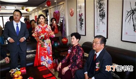 夏天婚礼父母穿什么衣服好 儿子结婚父母穿什么衣服