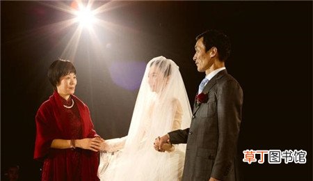夏天婚礼父母穿什么衣服好 儿子结婚父母穿什么衣服