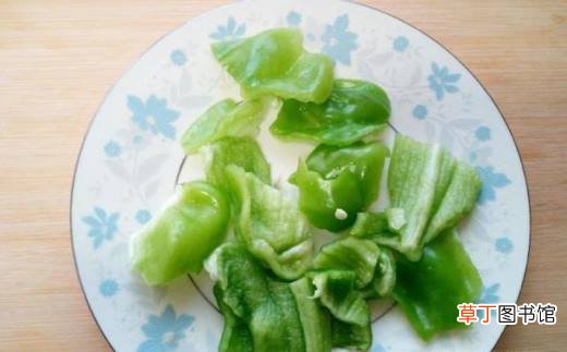 肉片口蘑炒青椒的家常做法
