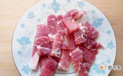 肉片口蘑炒青椒的家常做法