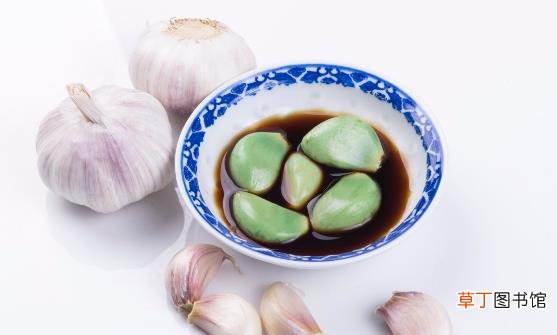腊八节教你在家腌清脆可口的腊八蒜 腊八节的独特美食分享